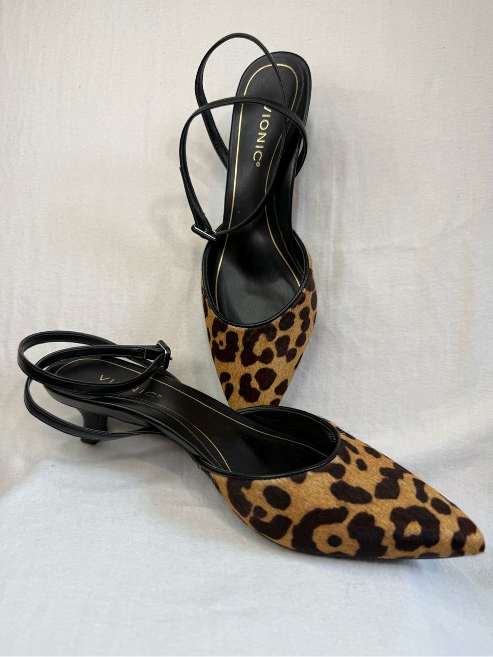NWOT Vionic Leopard Print Ponyhair Pointed Toe Slingback Kitten Heels Size US 6